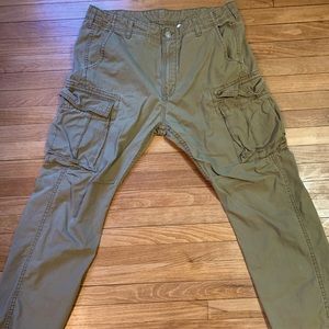 Men’s Levi cargo pants
